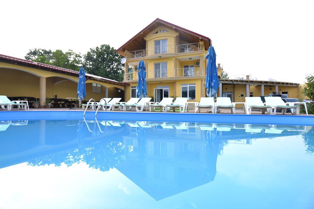 Casa Marina Hotel Eselnita Exterior photo
