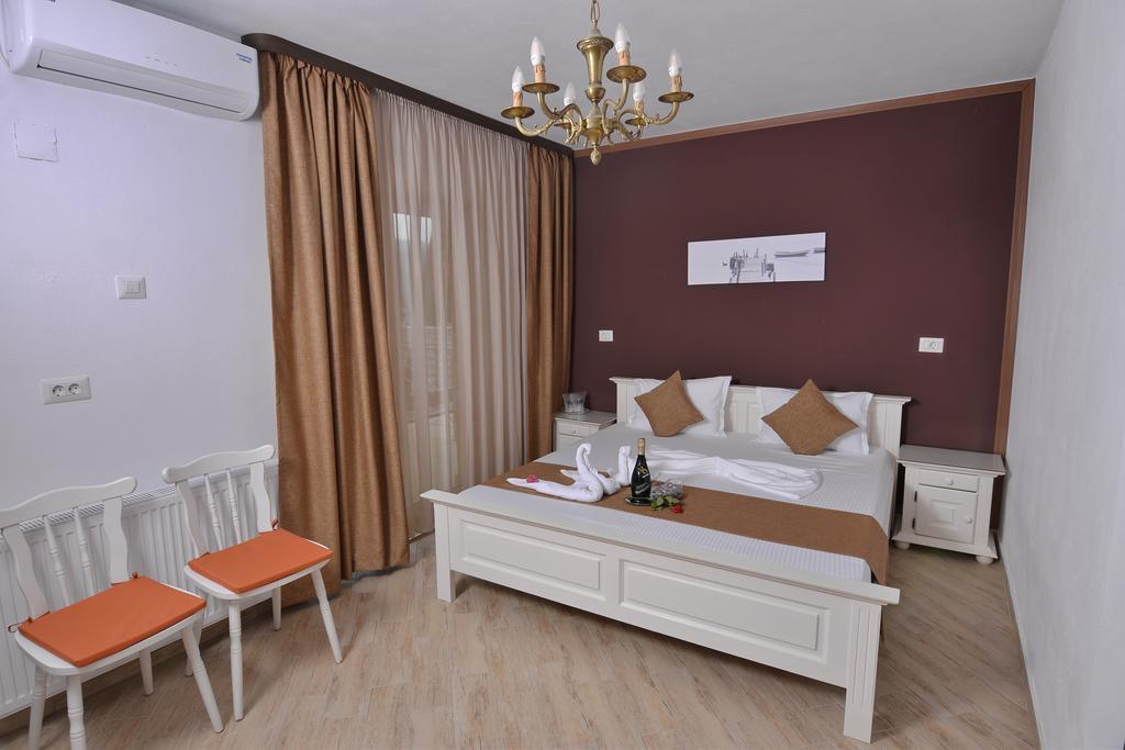 Casa Marina Hotel Eselnita Exterior photo